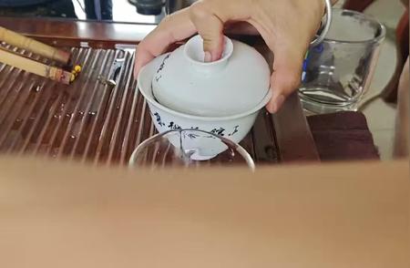 品茗之道：探索茶艺文化的魅力